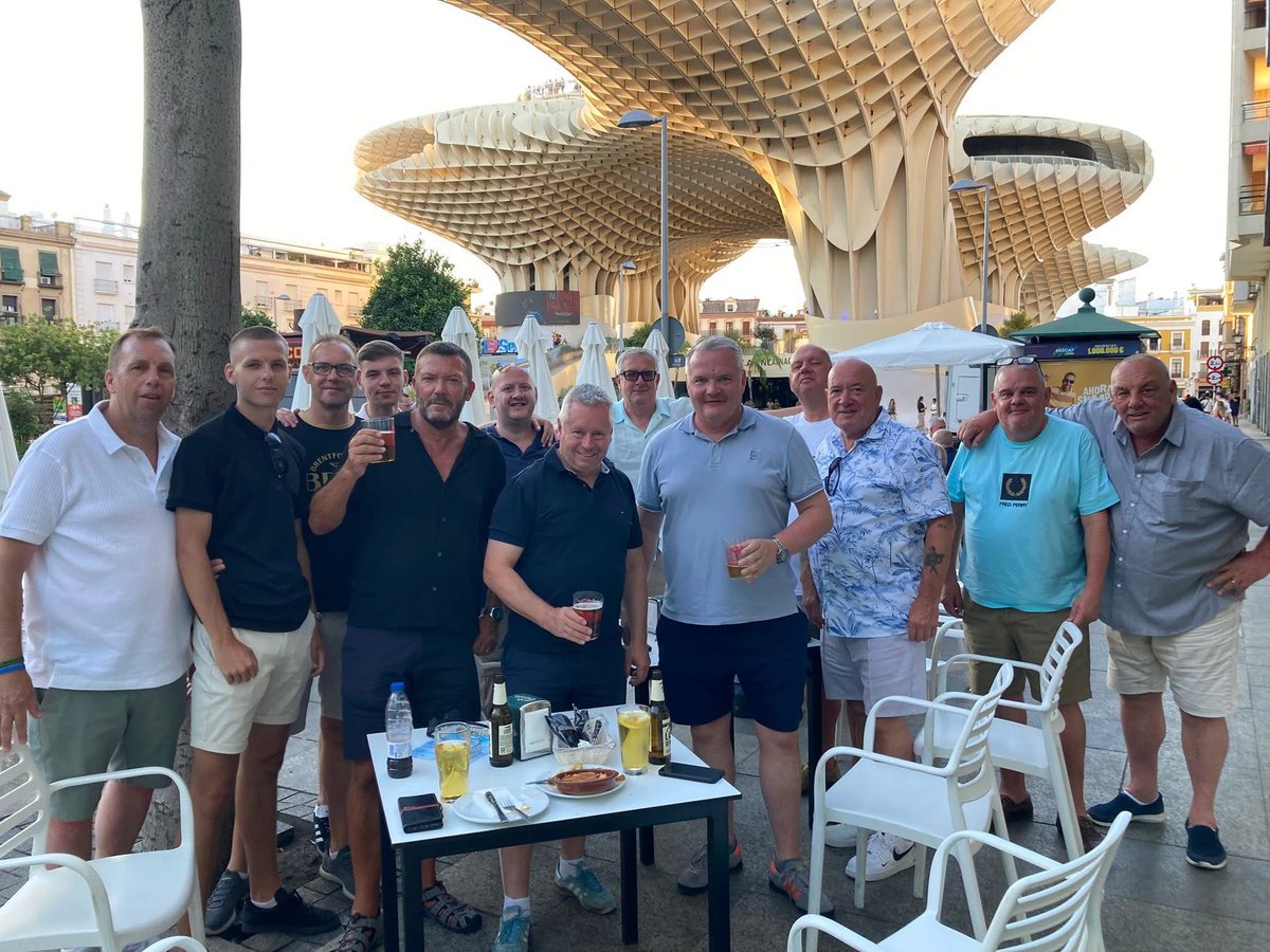 StoreTw8's tweet image. Shout out to the Brentford lads who travelled to Seville 🇪🇸for the ghost friendly that never was… 🐝