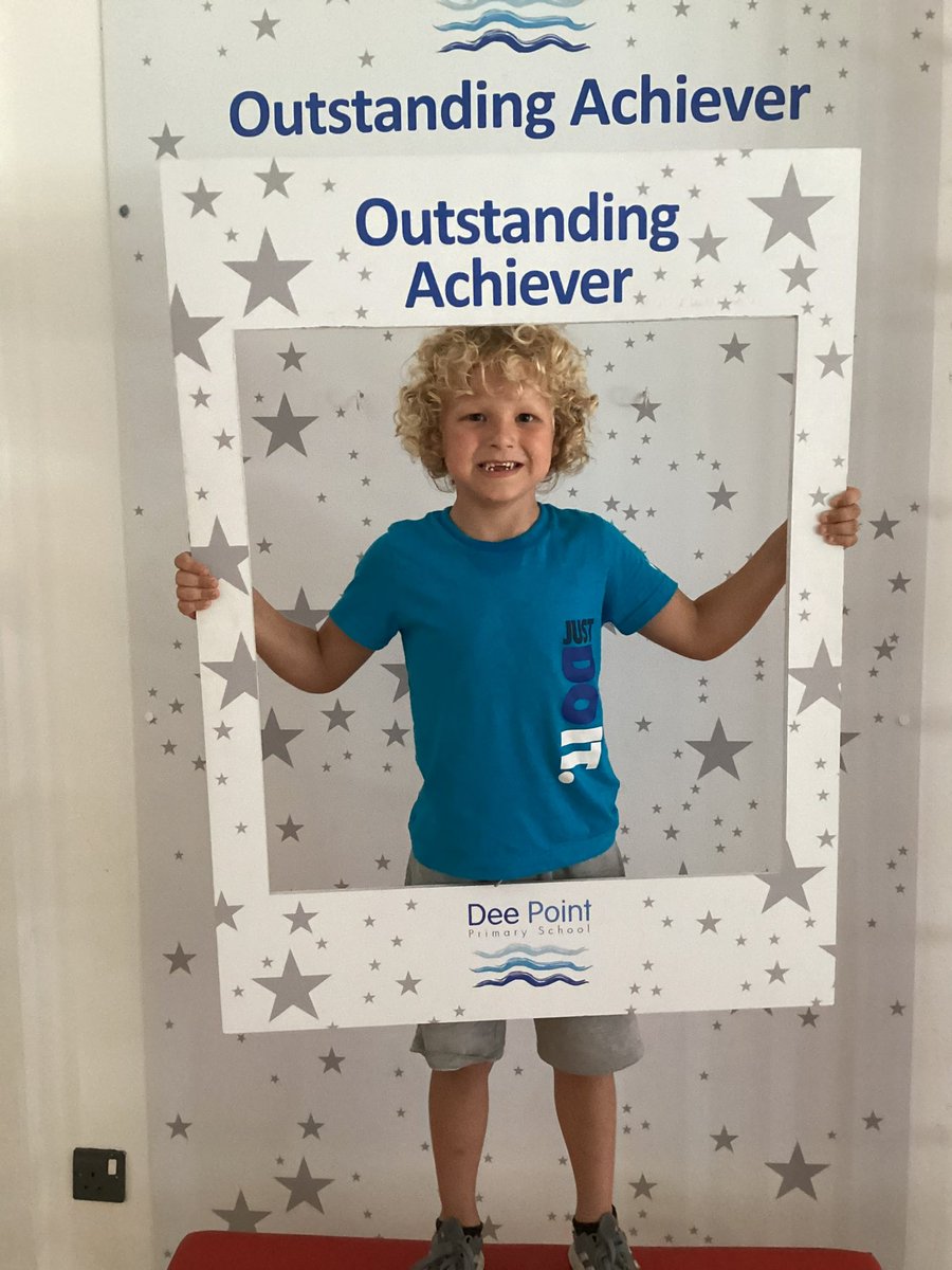 DeePointMoon tweet media