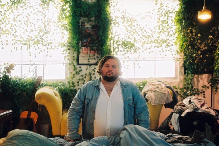 NMEJAPAN's tweet image. タイラー・ボールゲーム、ニュー・シングル“Got A New Car”がミュージック・ビデオと共に公開 | NME Japan nme-jp.com/news/158273/