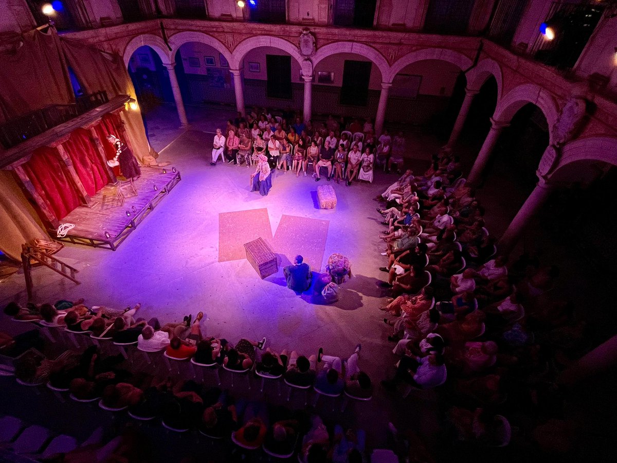PATA TEATRO (@patateatro) on Twitter photo ¡Los Últimos Cómicos llenaron el Gaona!
Y se llenaron de razones para seguir defendiendo el teatro. 🙌🏻
Gracias, gracias a quienes lo habéis hecho posible. ❤️😊
📸 <a href="/AliasPRD/">Elías García Melgar</a>
Seguiremos dándolo todo hasta el 9 de agosto 👉🏻 entradium.com/es/events/los-… ¡Los Últimos Cómicos llenaron el Gaona!
Y se llenaron de razones para seguir defendiendo el teatro. 🙌🏻
Gracias, gracias a quienes lo habéis hecho posible. ❤️😊
📸 <a href="/AliasPRD/">Elías García Melgar</a>
Seguiremos dándolo todo hasta el 9 de agosto 👉🏻 entradium.com/es/events/los-…