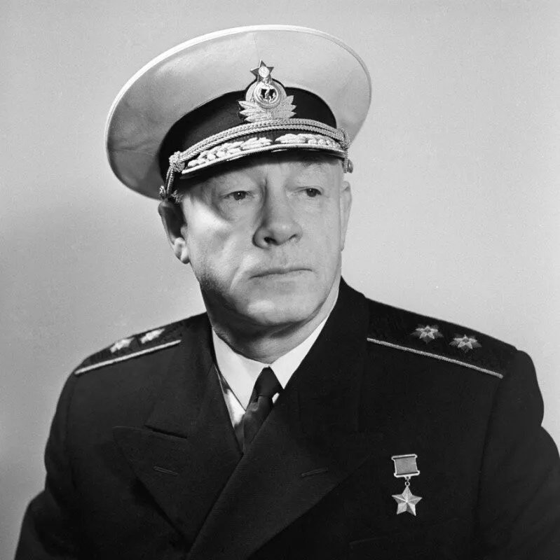 RedPlaneta2's tweet image. #TalDíaComoHoy de 1904 nació Nikolái Kuznetsov destacado oficial naval y Comisario del pueblo para la marina de la URSS.
Enlace para ver el video sobre Nikolái Kuznetsov
youtu.be/t64qN3Ei8AY?si…