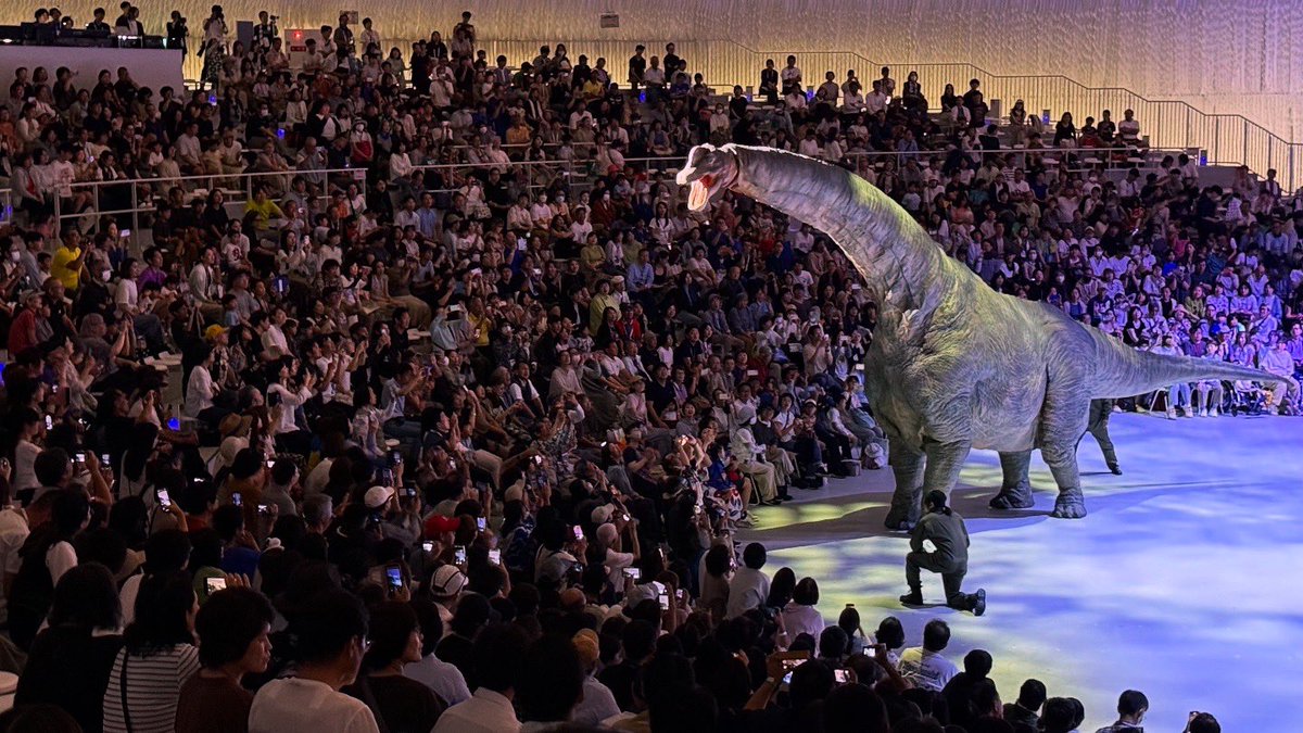 dinoalive's tweet image. 大阪・関西万博 恐竜王国福井DAYにDINO-A-LIVEが出演しました!!🦖🦕
ご来場いただいた皆様ありがとうございました!!
福井の恐竜を中心に5頭の恐竜が大阪・関西万博で大活躍!
当日の様子を少しだけご紹介します👀
ーーーーーーーー
⚠️DINO-A-LIVE今後の恐竜出没情報⚠️…