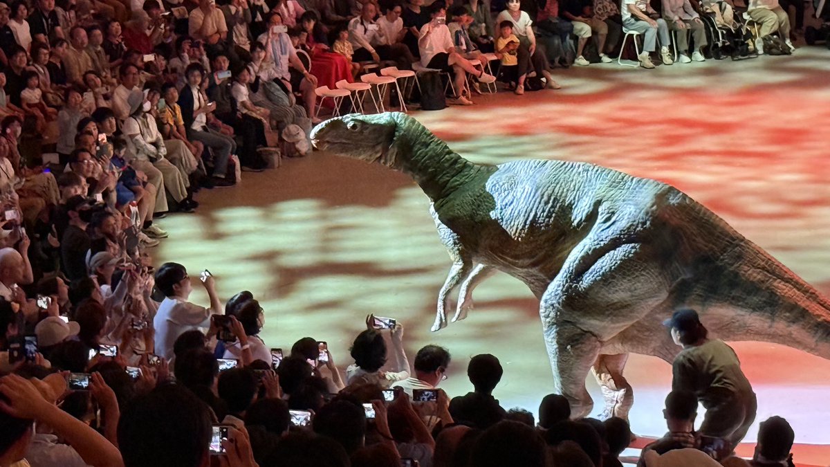 dinoalive's tweet image. 大阪・関西万博 恐竜王国福井DAYにDINO-A-LIVEが出演しました!!🦖🦕
ご来場いただいた皆様ありがとうございました!!
福井の恐竜を中心に5頭の恐竜が大阪・関西万博で大活躍!
当日の様子を少しだけご紹介します👀
ーーーーーーーー
⚠️DINO-A-LIVE今後の恐竜出没情報⚠️…