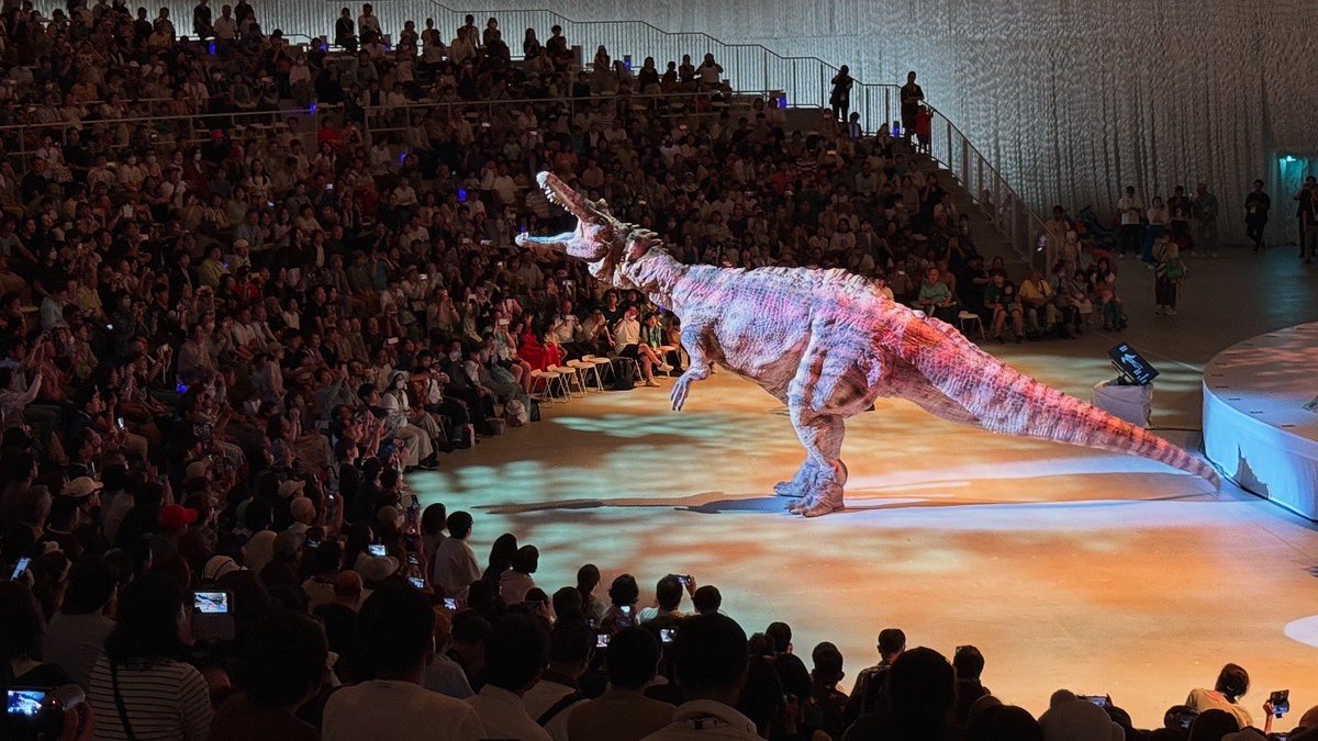 dinoalive's tweet image. 大阪・関西万博 恐竜王国福井DAYにDINO-A-LIVEが出演しました!!🦖🦕
ご来場いただいた皆様ありがとうございました!!
福井の恐竜を中心に5頭の恐竜が大阪・関西万博で大活躍!
当日の様子を少しだけご紹介します👀
ーーーーーーーー
⚠️DINO-A-LIVE今後の恐竜出没情報⚠️…