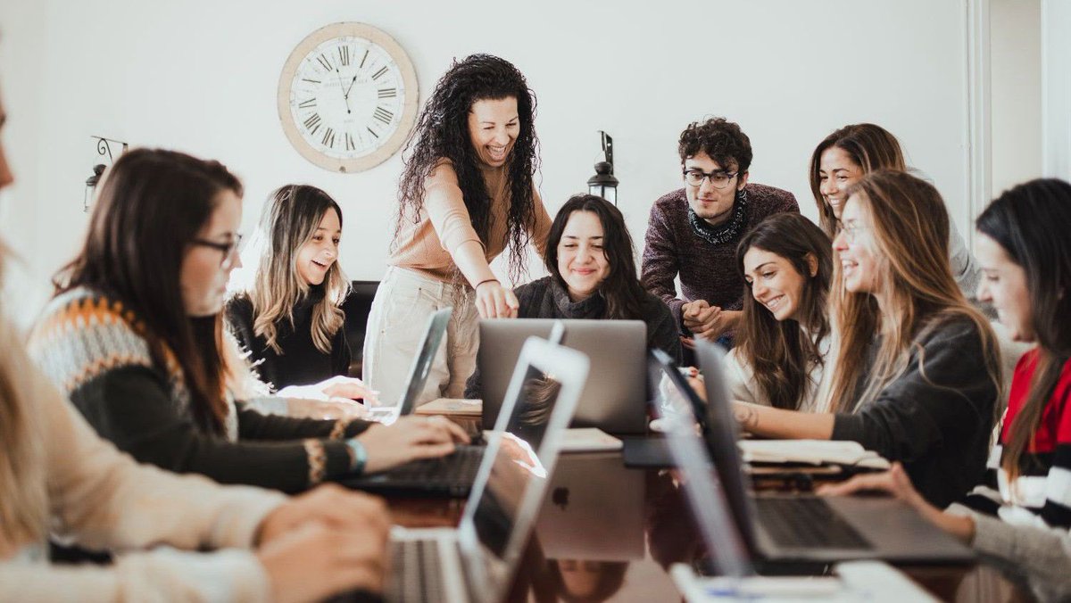 Menudas Empresas (@menudasempresas) on Twitter photo ¿Puede una pyme cambiar la vida de 30.000 jóvenes en todo el mundo? La respuesta es sí, y se llama <a href="/youtoo_project/">YouTooProject</a>. ¿Puede una pyme cambiar la vida de 30.000 jóvenes en todo el mundo? La respuesta es sí, y se llama <a href="/youtoo_project/">YouTooProject</a>.