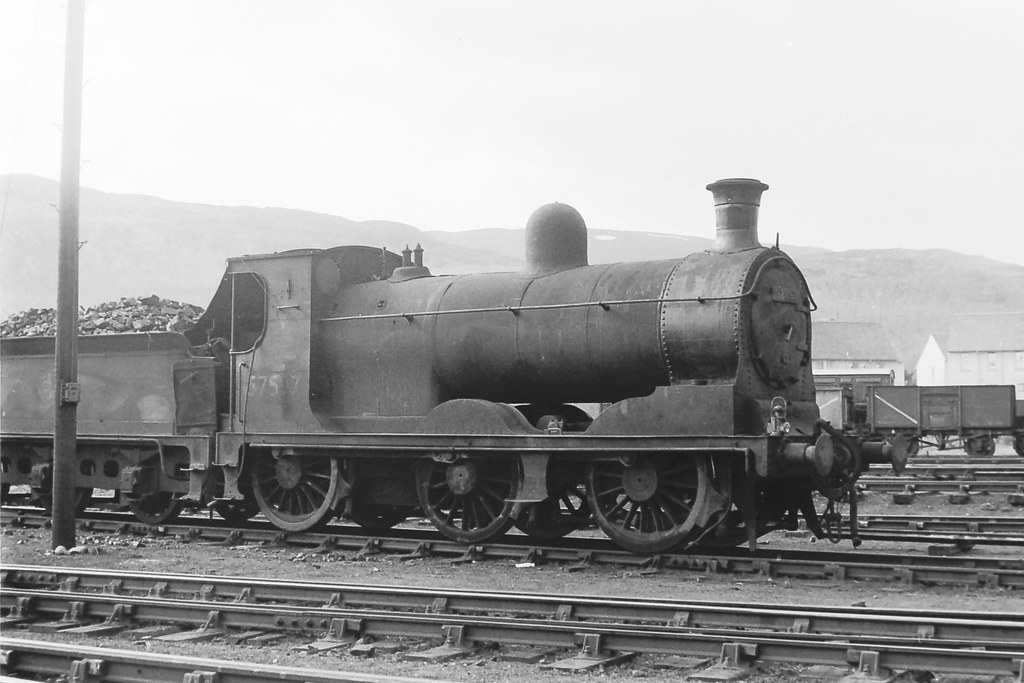 adipullenLNER's tweet image. McIntosh Caledonian 812 Class later LMS Class 3F 0-6-0 No 57597 at Aviemore

📅2 April 1961

📸FG Steinle