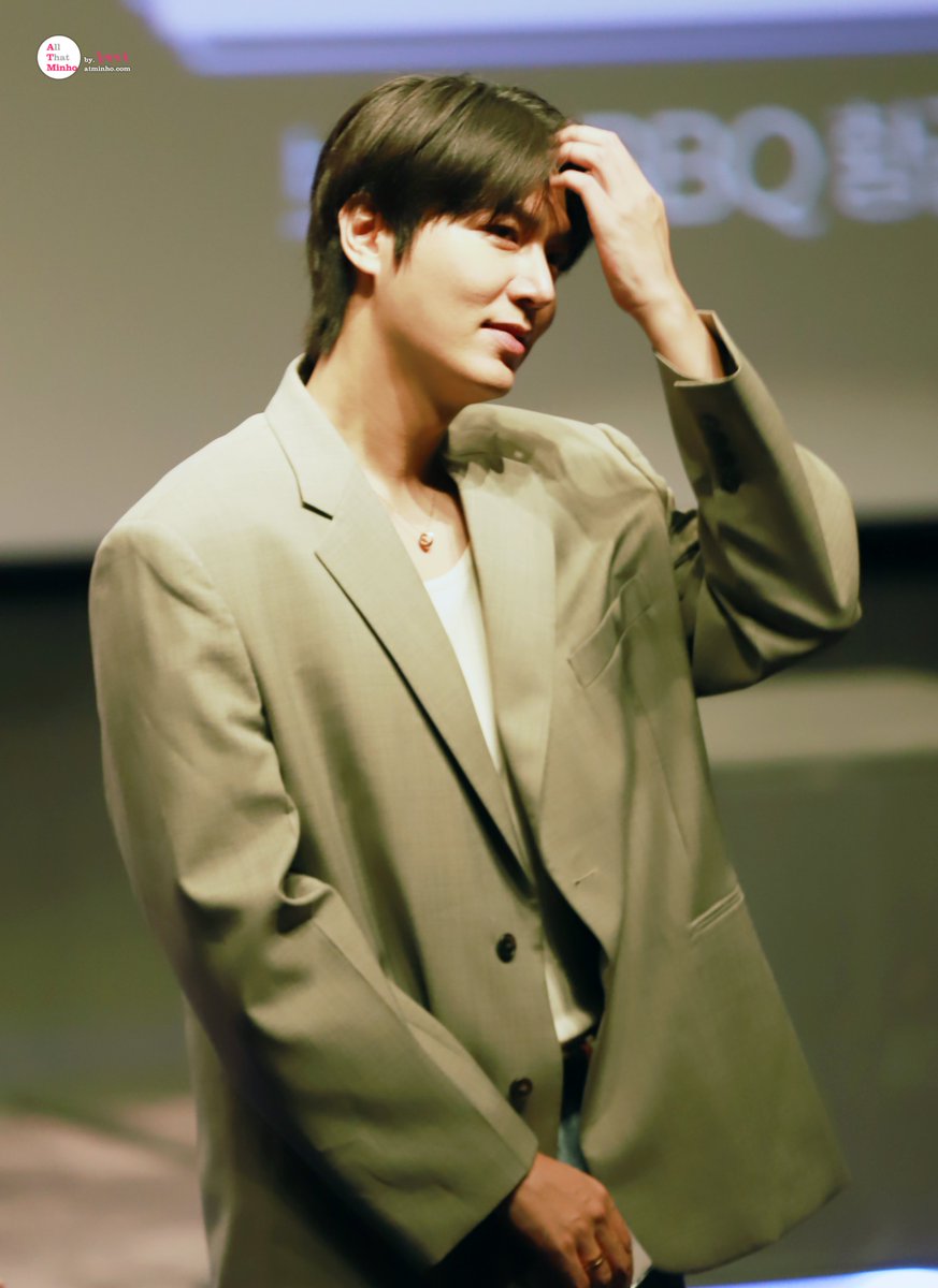 atminho's tweet image. 2025.7.23 전독시 개봉 무대인사
#이민호
#전독시
#전지적독자시점

아 진짜 그림처럼 잘생겼어  옆선이 예술ㅠㅠㅠ