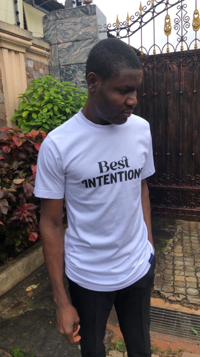 iamozbit's tweet image. Happy birthday 🎂🎂 to my gee, my bloodline, and one of the best graphic designers in the city of Port Harcourt.. @GeorgeFreeborn7
God bless you, man
Oya @Papaking234 @ChikaodiVivian @Endimondi wish am ooo