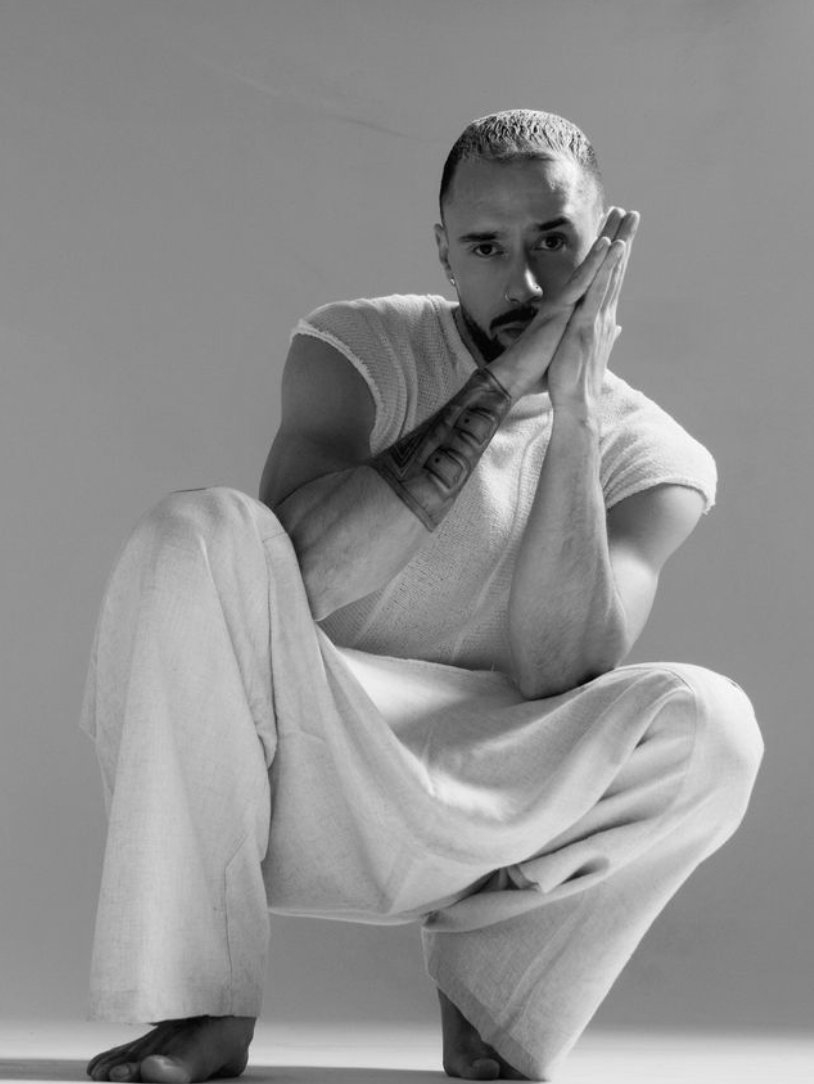 Matreya's new single, "I Saw The Light," emerges in an age hungry for truth and redemption like a breath of raw, restorative air. The Birmingham-born artist, once known as Mason Noise, holds nothing back on this raw and deeply personal follow-up, hypehubmagazine.com/2025/07/matrey…