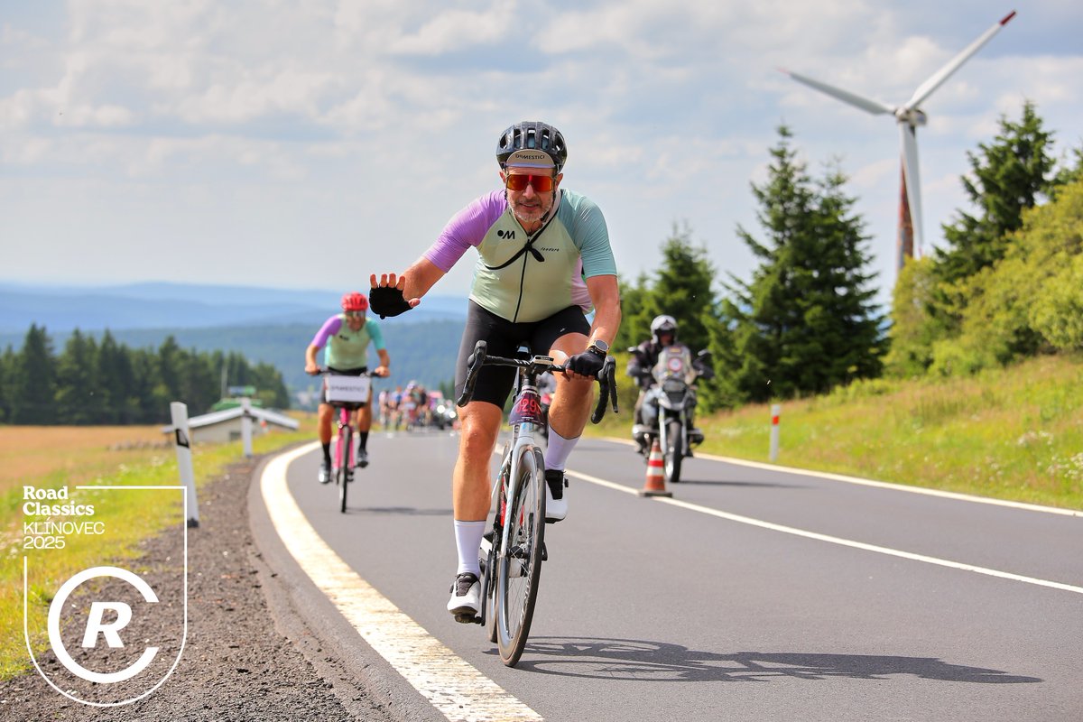 RNeruda's tweet image. KDYŽ SE POMOC DRUHÝM STANE CÍLEM
Minulou sobotu jsem absolvoval už druhý závod letošní série #roadclassics – 100 km dlouhý závod na Klínovci. Tentokrát to ale bylo úplně jiné.
Místo honby za osobním výkonem jsem měl tu čest jet jako jeden z pěti členů týmu #domestici. Naším…