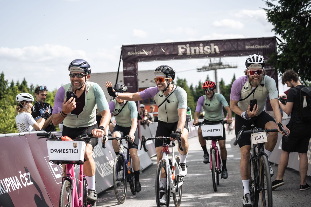 RNeruda's tweet image. KDYŽ SE POMOC DRUHÝM STANE CÍLEM
Minulou sobotu jsem absolvoval už druhý závod letošní série #roadclassics – 100 km dlouhý závod na Klínovci. Tentokrát to ale bylo úplně jiné.
Místo honby za osobním výkonem jsem měl tu čest jet jako jeden z pěti členů týmu #domestici. Naším…