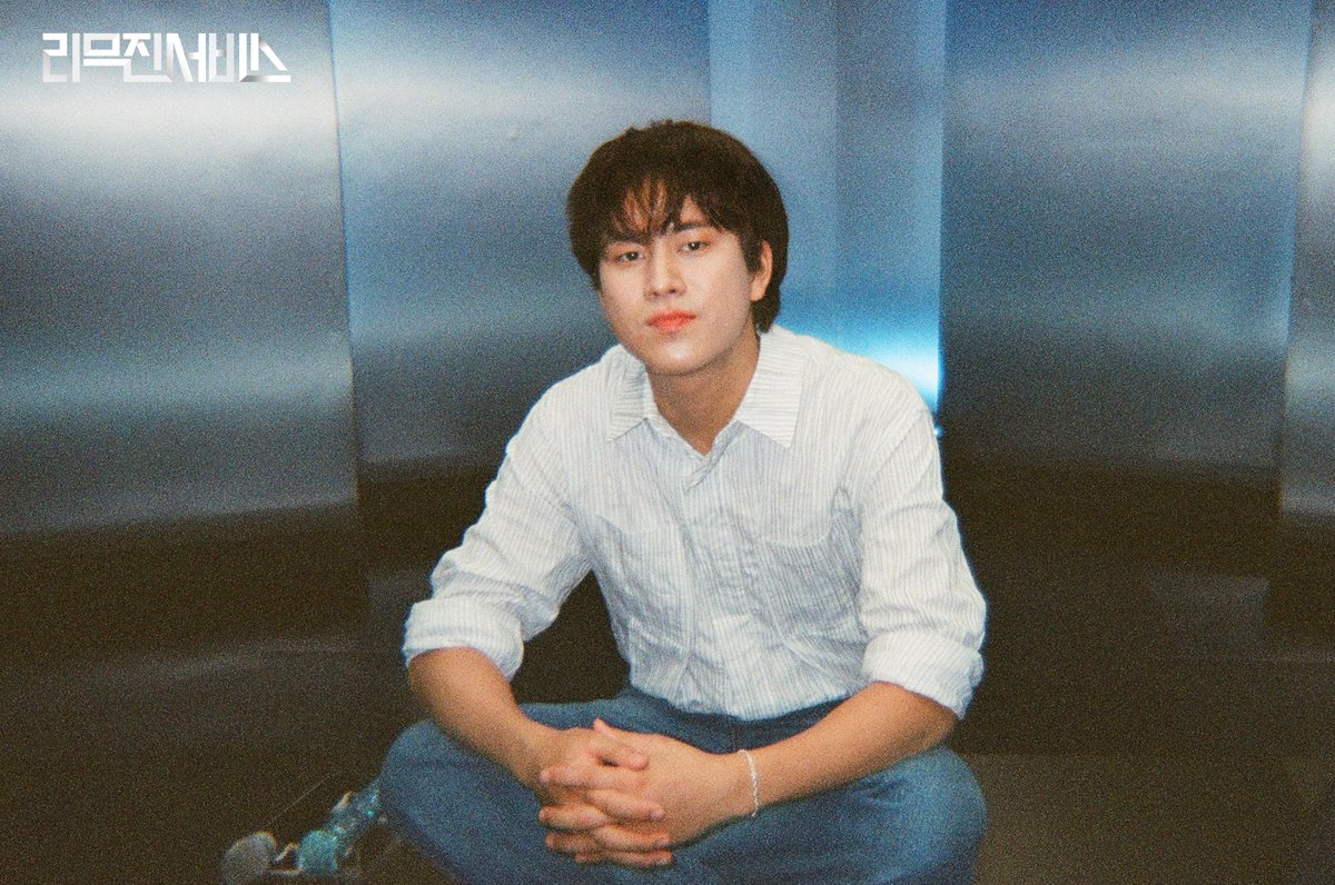 mujin_plz's tweet image. 무쥔장 축하해~
햇살 가득 눈부신 듀엣을 남긴 거,,☀️
무쥔장 고마워~
그 음악을 우리 귓가에 속삭여줘서,,🫠
>>> 림썰은 지금 밤새도록 그리움에
편지를 쓰는 중…💬💕
@BPM_LMJ
#이무진 #LEEMUJIN #리무진서비스