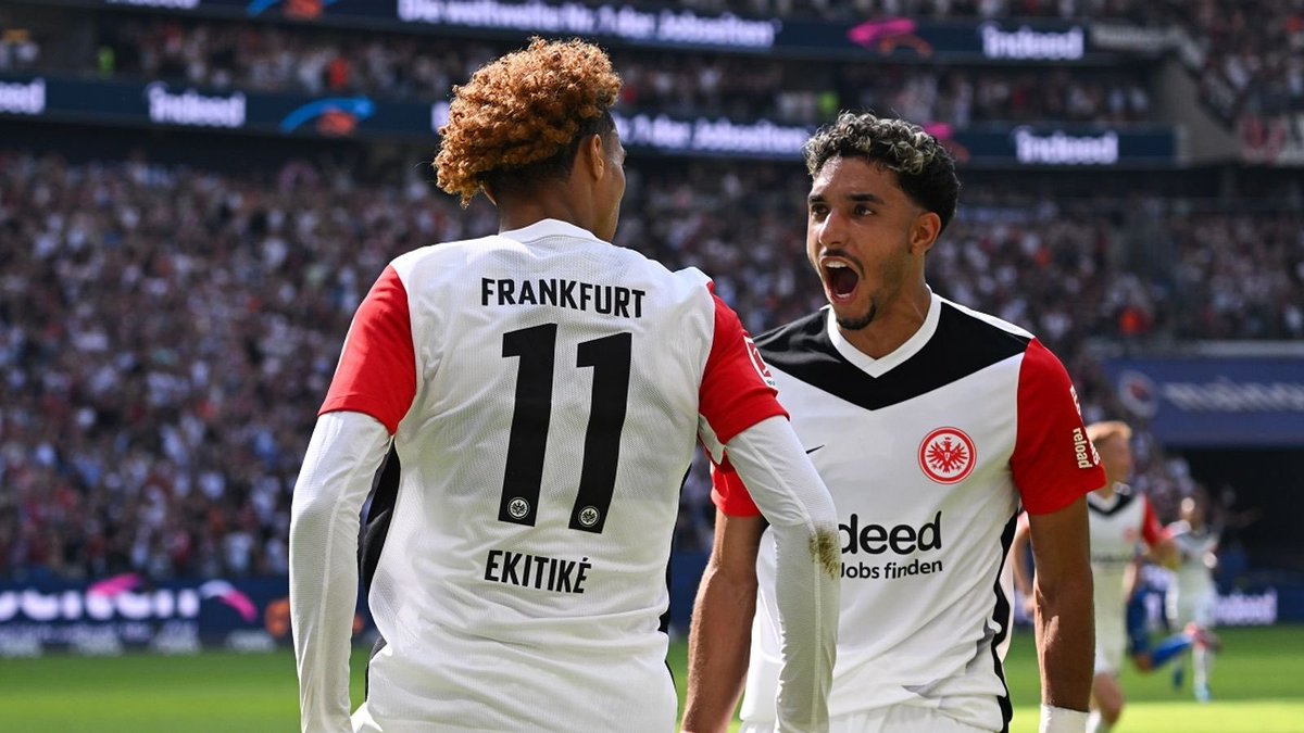 AdlerNews's tweet image. Hugo #Ekitiké &amp;amp; Omar #Marmoush haben alles für unsere Farben gegeben, sich in den Dienst der Mannschaft gestellt und sich stets vorbildlich verhalten. 

Danke &amp;amp; viel Erfolg, @hekitike9 &amp;amp; @OmarMarmoush! ❤️🥹

Hey @premierleague, are you ready? 😌

#AdlerNews | #Eintracht | #SGE 🦅