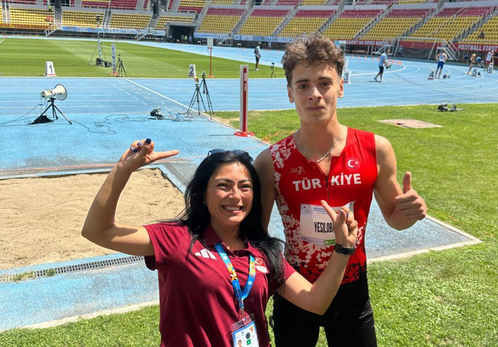 Konya Gençlik ve Spor İl Müdürlüğü (@gsb_konya) on Twitter photo 20-26 Temmuz 2025 tarihleri arasında Üsküp’te düzenlenmekte olan Avrupa Gençlik Olimpik Yaz Festivali’nde ülkemizi temsil eden Konya TOHM sporcumuz Oğuzhan Zeki Yeşilobalıgil, 400m engel seçmelerinde Türkiye rekorunun yeni sahibi oldu.👏
<a href="/OA_BAK/">Dr. Osman Aşkın Bak</a> <a href="/gencliksporbak/">Gençlik ve Spor Bakanlığı 🇹🇷</a> 20-26 Temmuz 2025 tarihleri arasında Üsküp’te düzenlenmekte olan Avrupa Gençlik Olimpik Yaz Festivali’nde ülkemizi temsil eden Konya TOHM sporcumuz Oğuzhan Zeki Yeşilobalıgil, 400m engel seçmelerinde Türkiye rekorunun yeni sahibi oldu.👏
<a href="/OA_BAK/">Dr. Osman Aşkın Bak</a> <a href="/gencliksporbak/">Gençlik ve Spor Bakanlığı 🇹🇷</a>