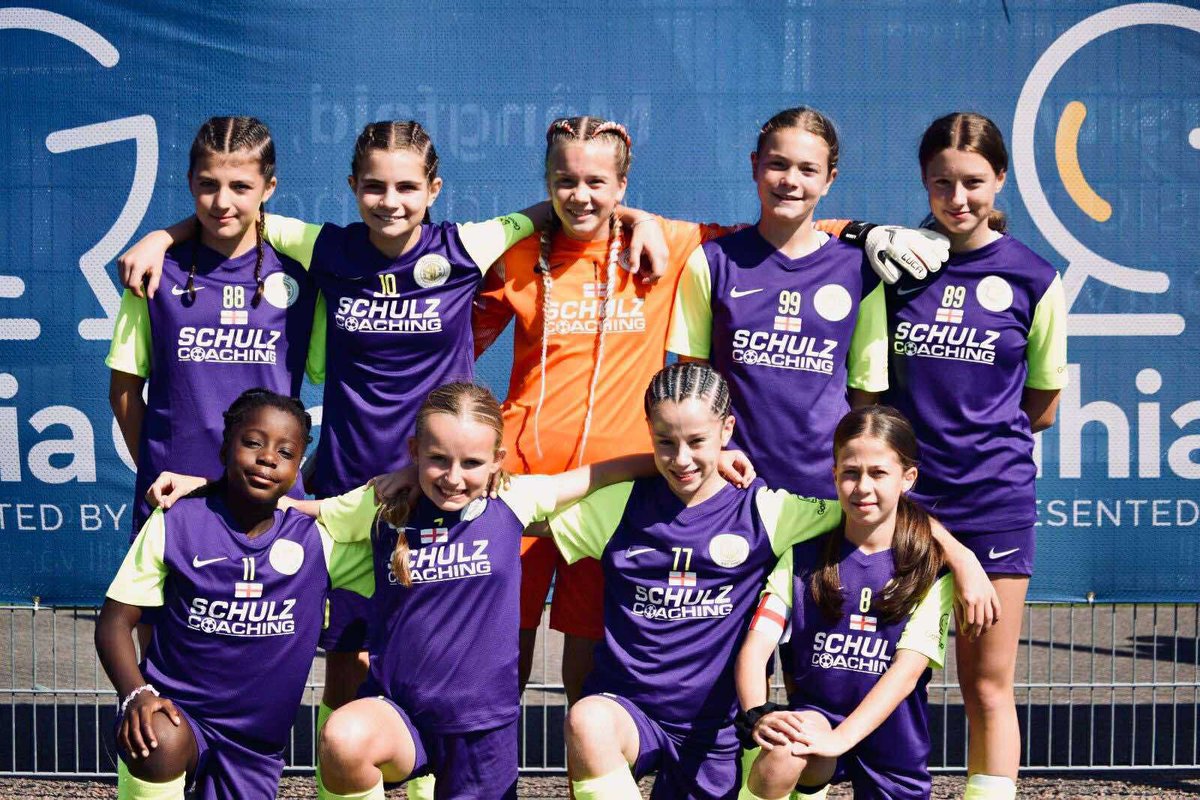 Teamgrassroots_'s tweet image. #EndOfSeasonShoutout Schulz Lionesses 🏴󠁧󠁢󠁥󠁮󠁧󠁿 who have been out to Sweden playing in the World Youth Cup in Gothenburg, every single player in the team scored including the keeper and whilst playingg up a year in age category, came home with the 3rd place trophy , incredibly proud…