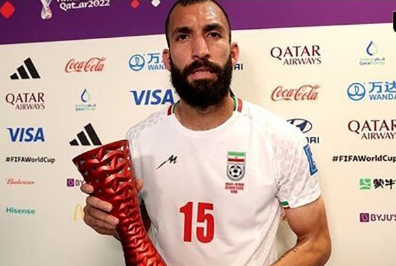 hsynabrahymy7's tweet image. سید حسین وجاهته بزرگی کردن نداشت
چون فاقد برخورداری از یک احترام جمعی بین جامعه هواداران بود.
این مسئله در یک تیم بزرگ مثل #استقلال باعث میشه سطح تلاش بازیکنا ،خواسته ی تیمی و معیارهای موفقیت کاهش پیدا کنه
کاپیتانی روزبه اتفاقی مثبت و تاثیرگذار
در آینده استقلاله ..