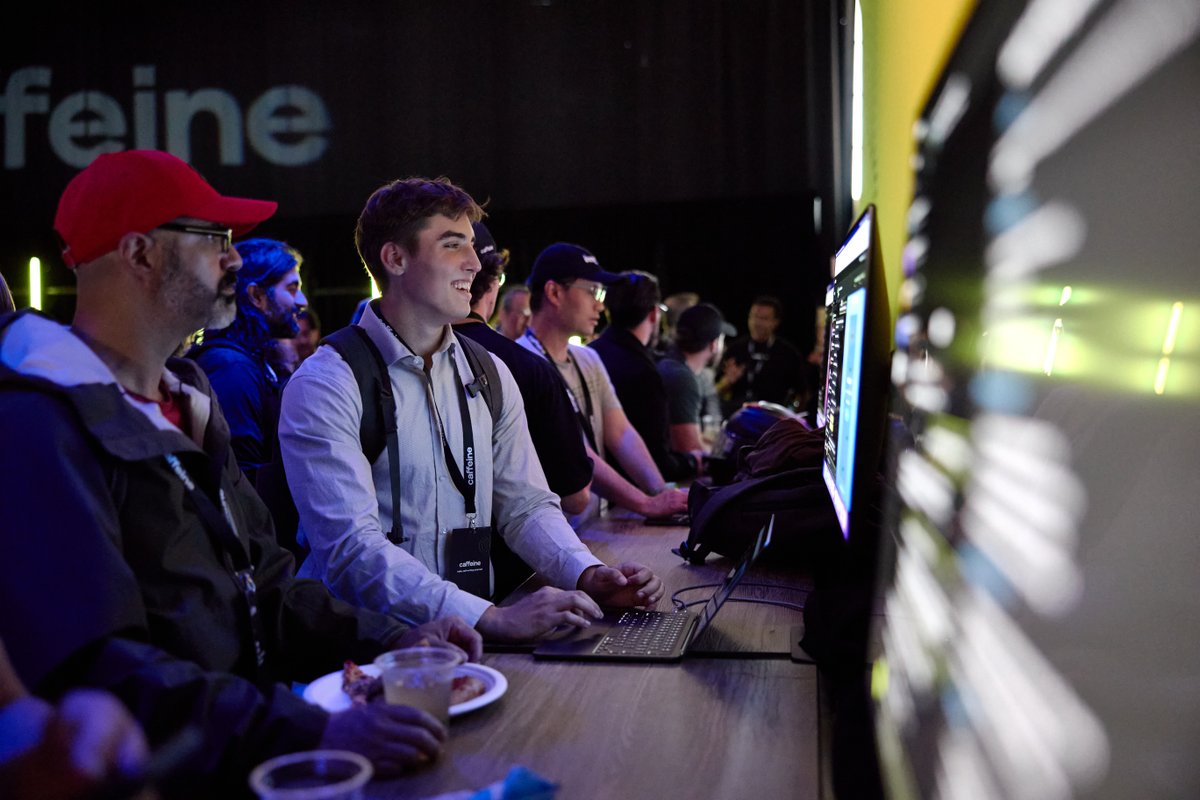 caffeineai's tweet image. You asked ➡️ we delivered. Caffeine was unleashed.
The Caffeine Experience Pods were a smash hit.
100s of people got to play with caffeine for the first time.