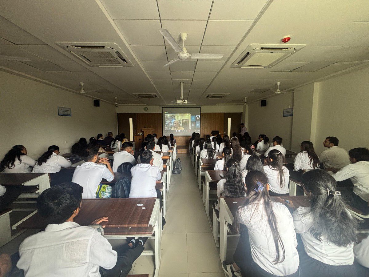 gujuni1949's tweet image. The Centre of Excellence, University School of Law, Gujarat University, with the cooperation of Rashtriya Raksha University, successfully organized an expert session on "International Humanitarian Law in the mid 21st Century: Problems & Prospects." The session was delivered by…