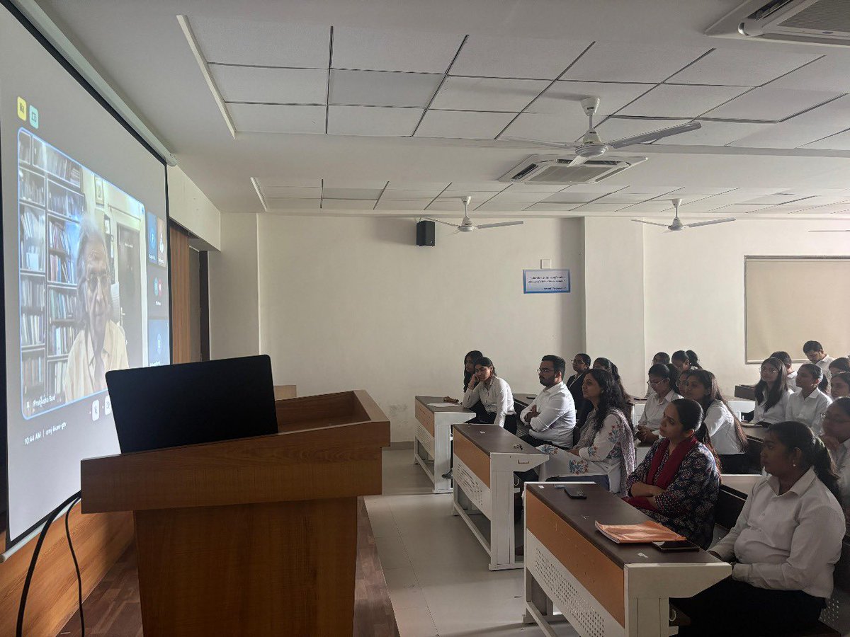 gujuni1949's tweet image. The Centre of Excellence, University School of Law, Gujarat University, with the cooperation of Rashtriya Raksha University, successfully organized an expert session on "International Humanitarian Law in the mid 21st Century: Problems & Prospects." The session was delivered by…