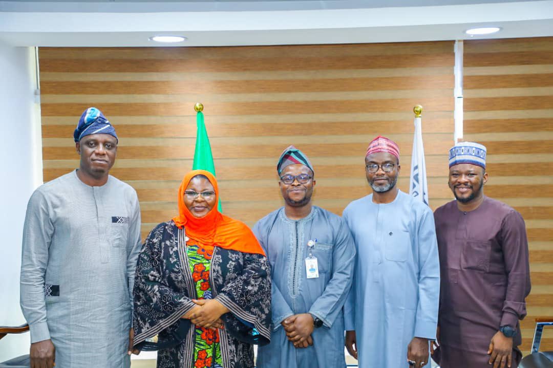 Galaxybackbone's tweet image. Kano DG Visits GBB for Strategic ICT Collaboration
The Managing Director/CEO of Galaxy Backbone, Professor Ibrahim Adeyanju, received the Director General of the Kano State Information Technology Development Agency (KASITDA), Dr. Bashir Abdu Muzakkari, at the Corporate…