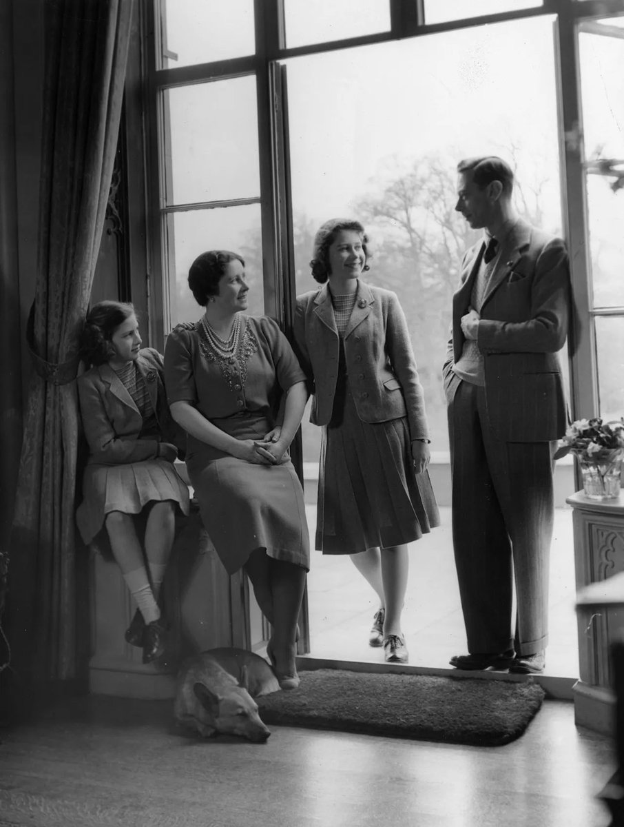 oldroyalty1's tweet image. King George VI and Queen Elizabeth with their daughters Princess Elizabeth and Princess Margaret at the Royal Lodge in Windsor, 1942