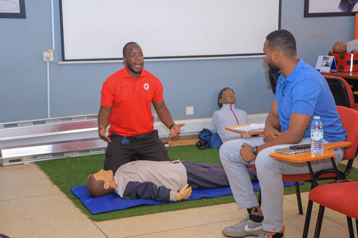 Ug_RedCrossCFA's tweet image. Ongoing CPR & emergency care Training in full Gear!
Our trainees are getting hands-on experience with real life emergency skills ,CPR, wound management, and more.
📸 Catch the action from today’s session.
📍Location: @UgandaRedCross First aid training school in Rubaga
📞…