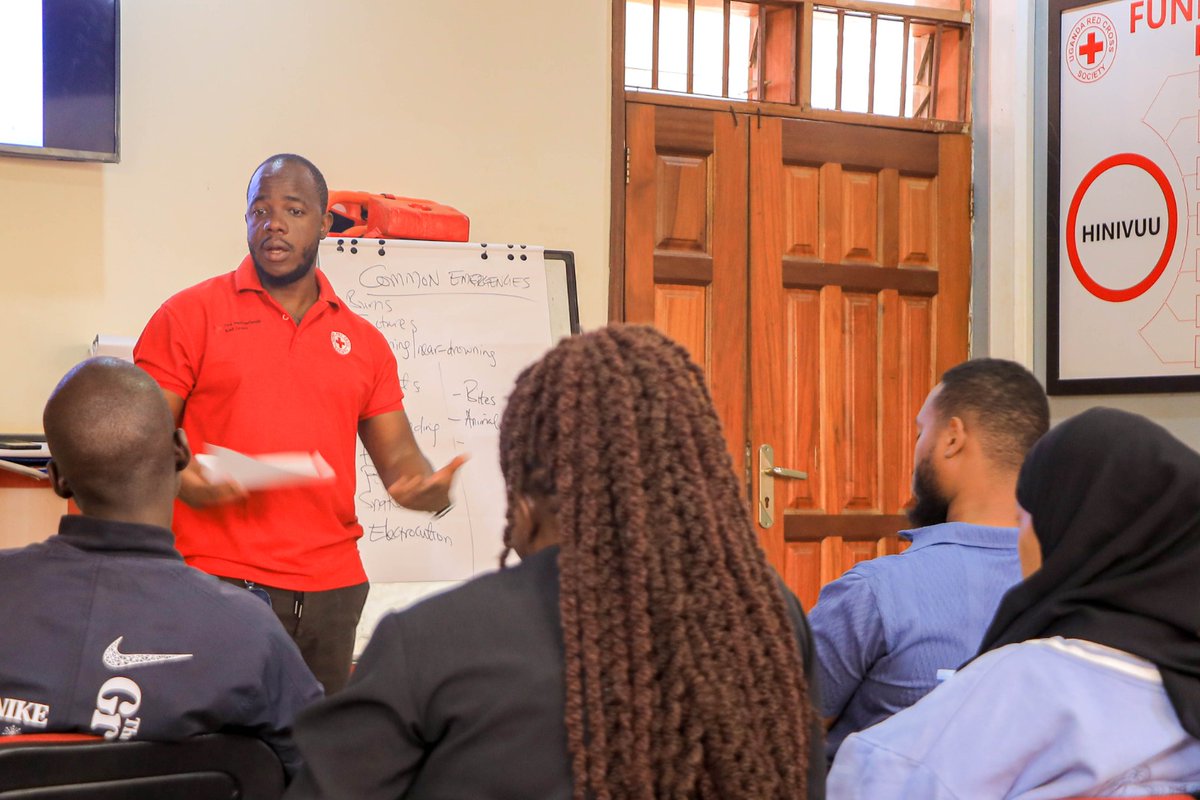 Ug_RedCrossCFA's tweet image. Ongoing CPR & emergency care Training in full Gear!
Our trainees are getting hands-on experience with real life emergency skills ,CPR, wound management, and more.
📸 Catch the action from today’s session.
📍Location: @UgandaRedCross First aid training school in Rubaga
📞…