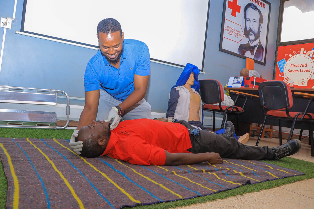 Ug_RedCrossCFA's tweet image. Ongoing CPR & emergency care Training in full Gear!
Our trainees are getting hands-on experience with real life emergency skills ,CPR, wound management, and more.
📸 Catch the action from today’s session.
📍Location: @UgandaRedCross First aid training school in Rubaga
📞…