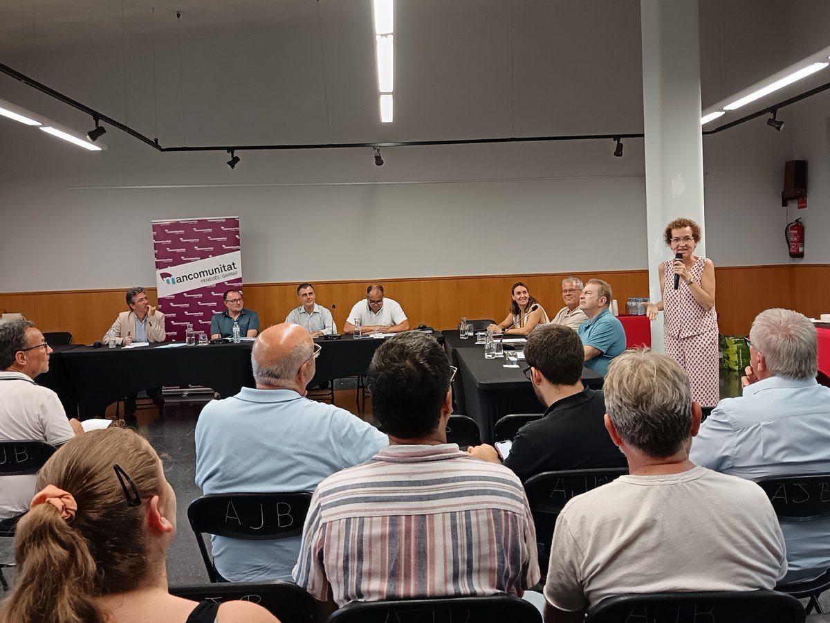 Mancomunitat Penedès-Garraf (@mancomunitatpg) on Twitter photo El Baix Penedès acull per primera vegada l'assemblea de la Mancomunitat Penedès-Garraf. La trobada va tenir lloc al Centre Municipal de Cultura de <a href="/BisbalPenedes/">Ajuntament de la Bisbal del Penedès</a>
#baixpenedes #penedes #garraf #labisbaldelpenedes #mancomunitatPG El Baix Penedès acull per primera vegada l'assemblea de la Mancomunitat Penedès-Garraf. La trobada va tenir lloc al Centre Municipal de Cultura de <a href="/BisbalPenedes/">Ajuntament de la Bisbal del Penedès</a>
#baixpenedes #penedes #garraf #labisbaldelpenedes #mancomunitatPG