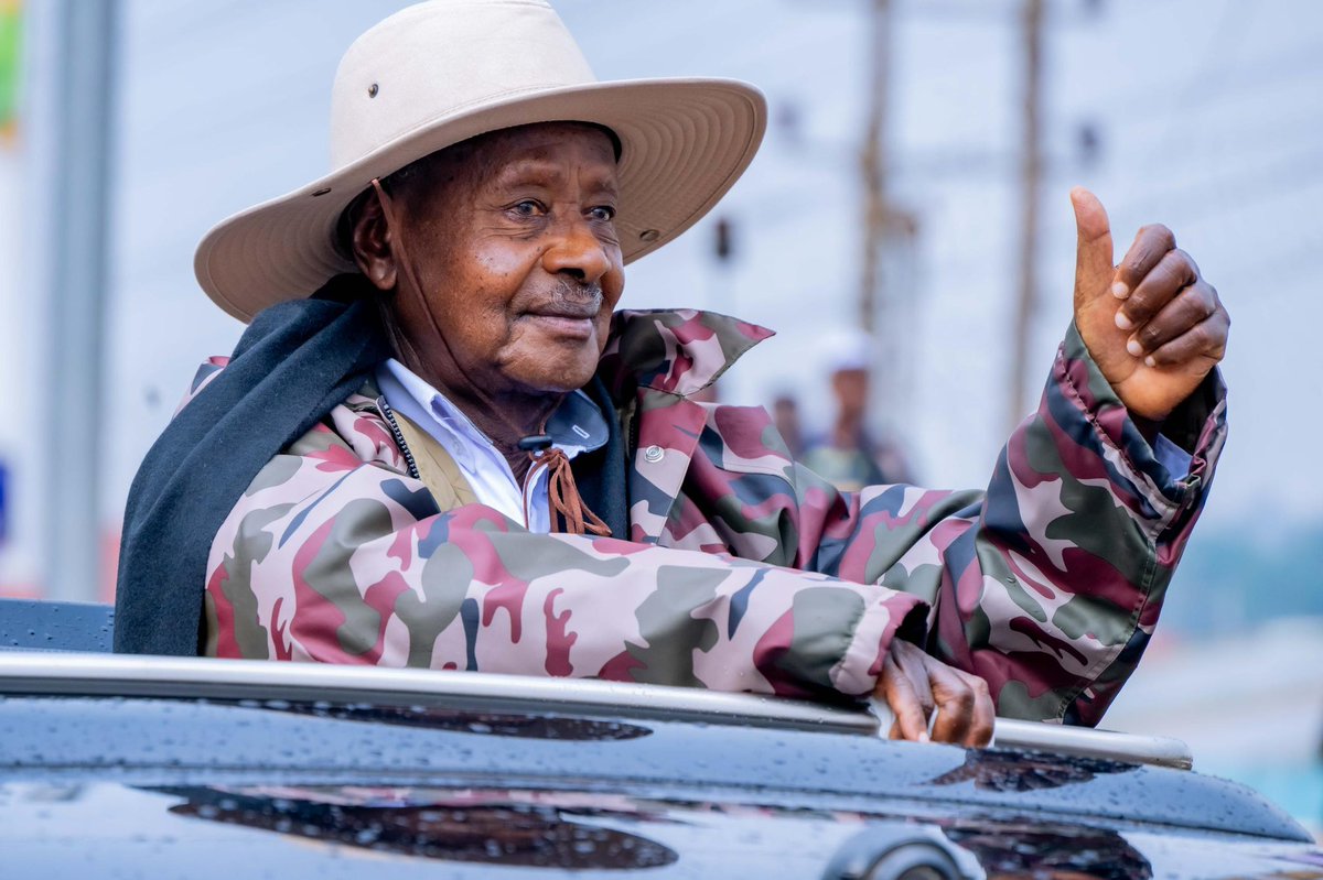 MaseGadrianal's tweet image. Under President @KagutaMuseveni’s steady leadership, Uganda has seen unmatched growth, stability, and opportunity. His commitment to empowering citizens continues to shape a brighter future. As 2026 nears, let’s rally behind the man who never gave up on Uganda. #M7IsTheBest