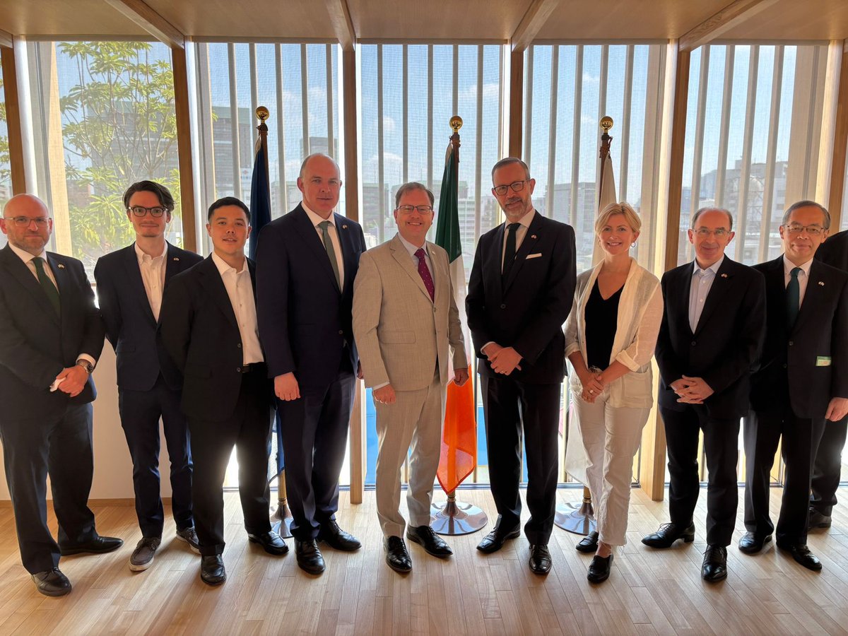 IEAmbJapan's tweet image. Minister Lawless had a busy first day in Japan meeting the Ireland Japan Chamber of Commerce, meeting Minister Kiuchi and visiting AIST for useful discussions on AI and wider research and innovation 🇯🇵🤝🇮🇪