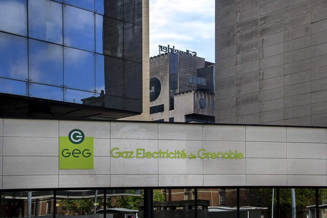 Des locataires d’Actis expriment leur désarroi face aux régularisations de charges jugées  « exorbitantes » pour l’année 2023. En cause : un appel d’offres auquel seul GEG a répondu…  avec un tarif multiplié par trois par rapport au contrat précédent.
placegrenet.fr/2025/07/23/gre…