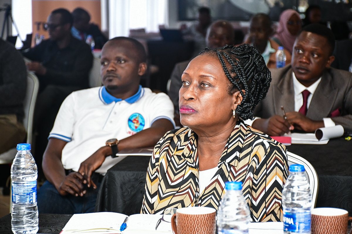 NimdUganda's tweet image. The two-day training facilitated by @IMChallengeug from 24 - 25 July will cover:
✔️The political context and the impact of digital communication in the modern era.
✔️The current state of disinformation in Uganda
✔️Local Fact-Checkers and Online Platforms
#Tuongea #LetPeaceLeadUG