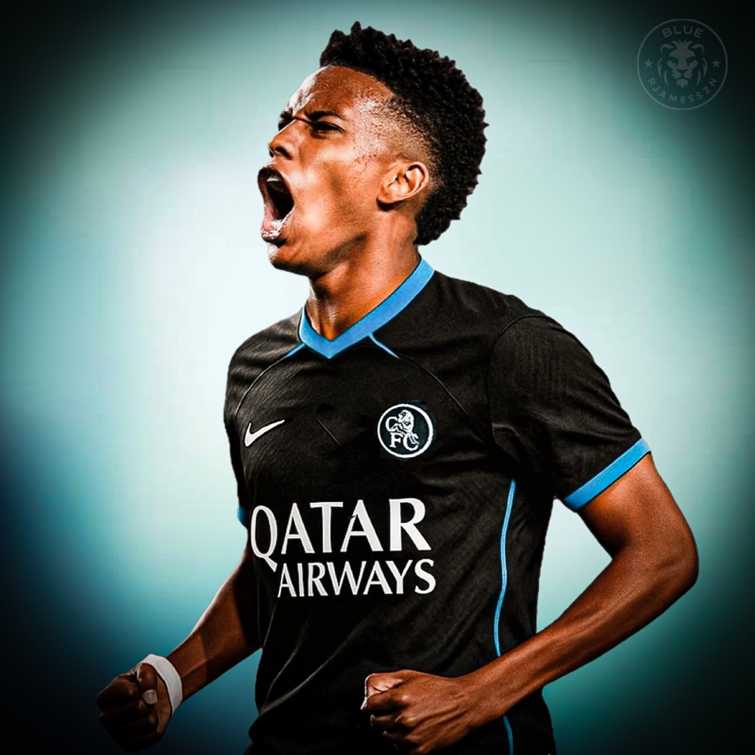Estevao with our third kit 😍...