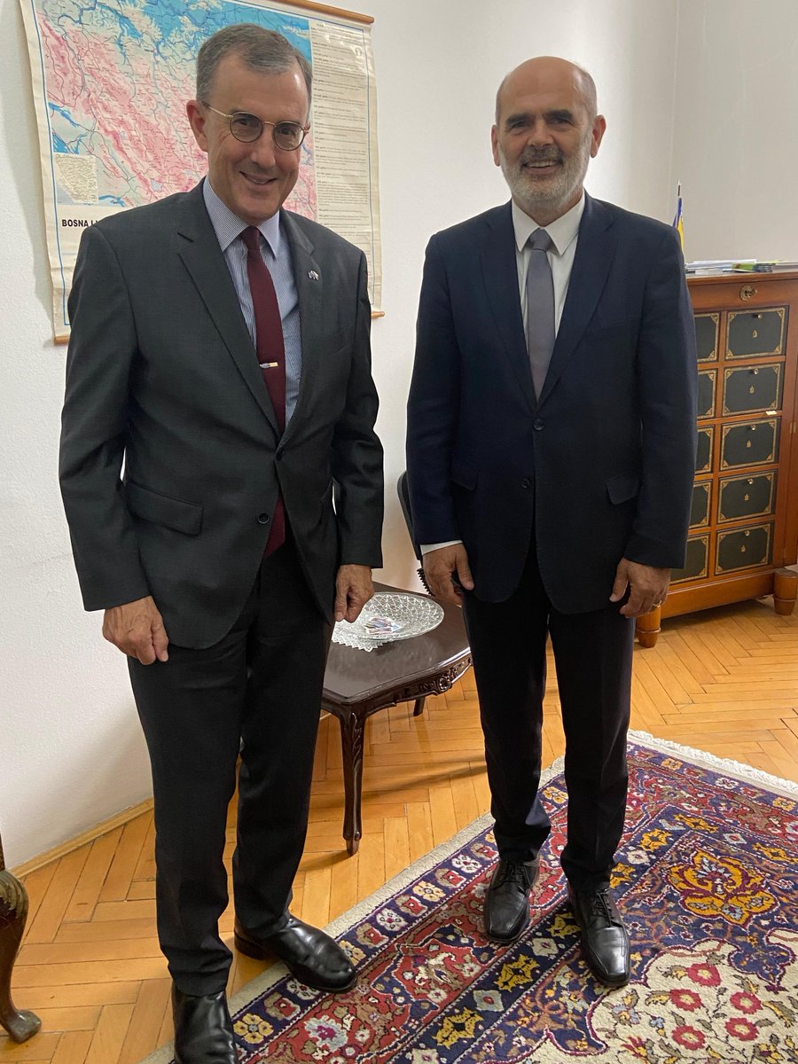 AusAmbVIE's tweet image. A pleasure to meet Momir Brajic 🇧🇦 Assistant Minister for Bilateral Relations @bih_mfa in Sarajevo this month to discuss opportunities in the 🇦🇺🇧🇦 relationship, EU enlargement & our cooperation in multilateral institutions to address shared challenges 🌍🤝🌏