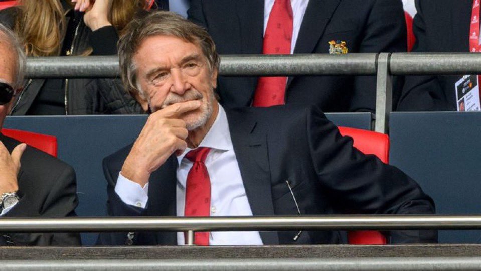 StretfordPost's tweet image. 🚨 | Manchester United are exploring the introduction of a ‘Personal Seat License’ (PSL) system at their proposed new stadium.
Under the plan, fans would pay £4,000 for the right of first refusal on a specific seat for the next 30 years on top of the cost of a season ticket.…