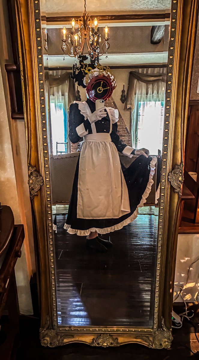 補足なんですが、写真集自体は普通？の⏰がいろいろやってる写真集の