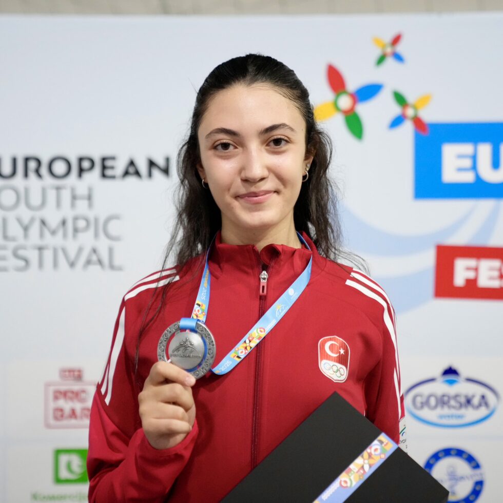Konya Gençlik ve Spor İl Müdürlüğü (@gsb_konya) on Twitter photo 🥋20-26 Temmuz 2025 tarihleri arasında Üsküp’te düzenlenmekte olan Üsküp 2025 Avrupa Gençlik Olimpik Yaz Festivali'nde taekwondo branşında mücadele eden Konya TOHM sporcumuz Zeynep Duru Kokoç 🥈oldu. 👏🇹🇷
<a href="/OA_BAK/">Dr. Osman Aşkın Bak</a> <a href="/gencliksporbak/">Gençlik ve Spor Bakanlığı 🇹🇷</a> 🥋20-26 Temmuz 2025 tarihleri arasında Üsküp’te düzenlenmekte olan Üsküp 2025 Avrupa Gençlik Olimpik Yaz Festivali'nde taekwondo branşında mücadele eden Konya TOHM sporcumuz Zeynep Duru Kokoç 🥈oldu. 👏🇹🇷
<a href="/OA_BAK/">Dr. Osman Aşkın Bak</a> <a href="/gencliksporbak/">Gençlik ve Spor Bakanlığı 🇹🇷</a>