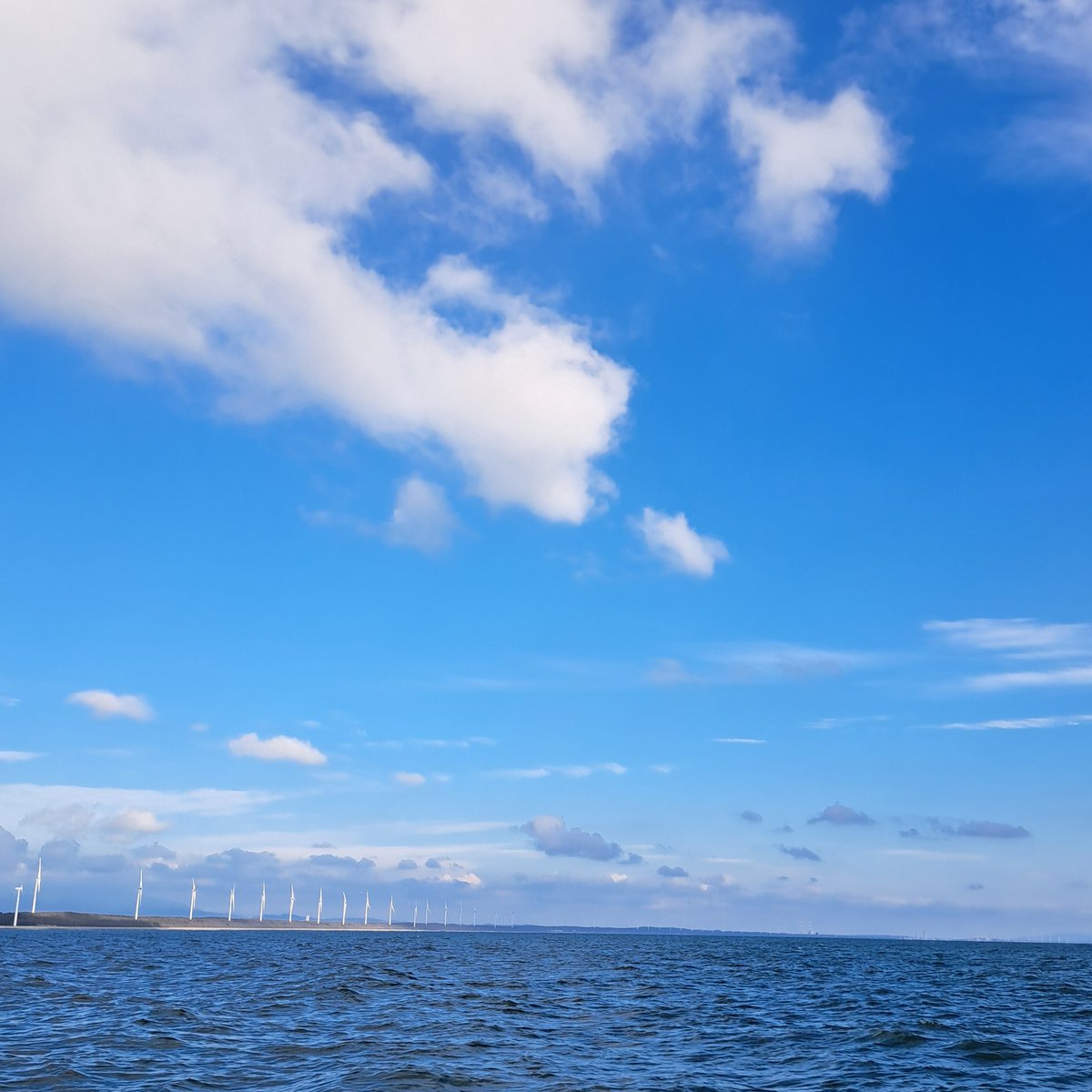 qJ3TfCWcmrrUkL5's tweet image. 夕方から出港🚢