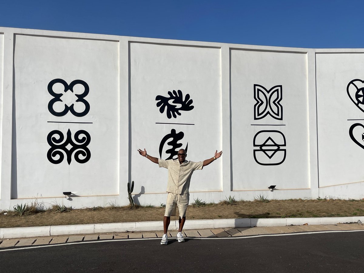 knmpgovgh's tweet image. LEGENDARY VIBES!🔥👑 @jarule soaking up Ghana&apos;s rich history and culture at the iconic Kwame Nkrumah Memorial Park!🤩 Adinkra symbols, powerful legacy, and unforgettable moments await 🎉 📸 Have you snapped a picture yet?  #KwameNkrumahMemorialPark #AdinkraVibes  #GhanaTourism