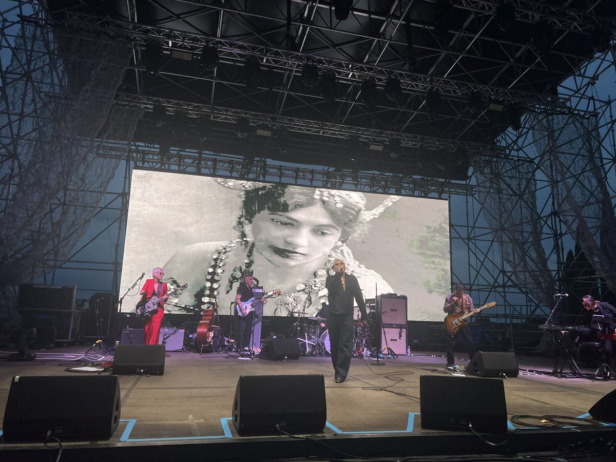 brianlforbes's tweet image. Morrissey in Gardone Riviera 🇮🇹 🙌🏼 #MorrisseyTour2025 #2025gigs