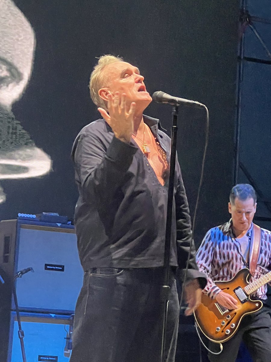 brianlforbes's tweet image. Morrissey in Gardone Riviera 🇮🇹 🙌🏼 #MorrisseyTour2025 #2025gigs