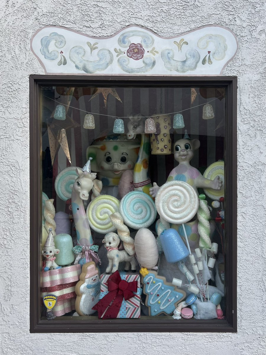 tuftdude's tweet image. candy shoppe