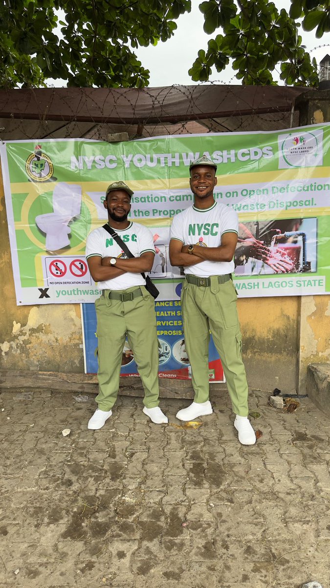 SalakoMicheal10's tweet image. 🧹 Kolabalogun Ibrahim discussed the dangers of poor sanitation &amp;amp; waste disposal.
🧼 Joy educated on hygiene, handwashing &amp;amp; food safety.
🚫 Eniola tackled open defecation and its health risks.
#WASH #EndOpenDefecation