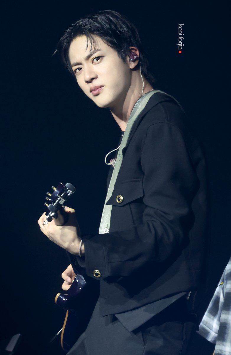 btsforever1207's tweet image. 250723 Dallas day2 HD
Rock JIN๐ธ
#๋ฐฉํ์๋
๋จ์ง #JIN #์ง #Jin_Echo #RUNSEOKJIN_epTOUR_Dallas #RUNSEOKJIN_epTOUR_Dallas_DAY2