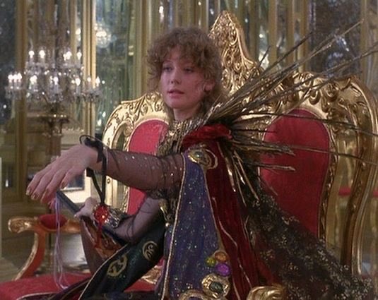 Trey_Explainer's tweet photo. Quite possibly the coolest anyone has ever looked in a movie 

I want to look like her so badly https://t.co/o5TPmIWOn6