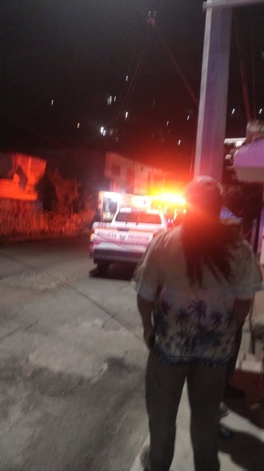 DigitaMorelos's tweet image. #Enterate 🚨La Tierra que Nos Une: primer lugar en feminicidios en #México
⚠️ Dos mujeres fueron £J£CUTADA$ en #Temixco, #Morelos
La noche de este martes, alrededor de las 21:00 horas, dos mujeres fueron asesinadas a balazos dentro de su propio negocio de venta de crepas, ubicado