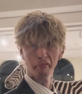 mgkmagic's tweet image. why does mgk make funny faces all the time? that's because he knows he's pretty no matter what.
#mgk #machinegunkelly #colsonbaker machine gun kelly