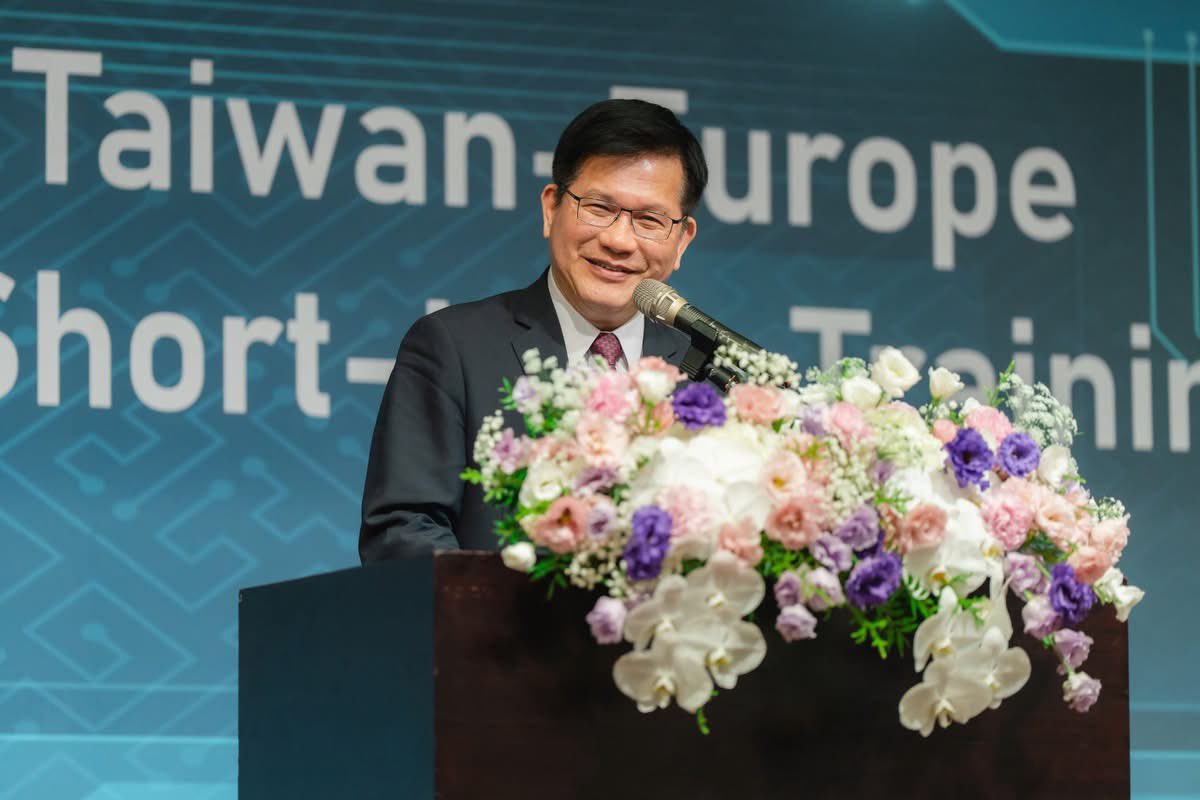 chia_lung's tweet image. Welcomed 119 young talents from 8 EU countries for the #Taiwan–#Europe Semiconductor Training Program—a key step to strengthen tech & talent ties and build a resilient, non-red supply chain.
We will keep working with like-minded partners to advance cooperation.