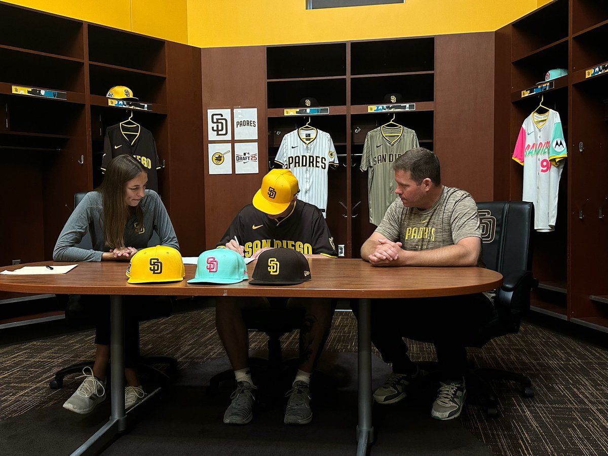 RyanWideman03's tweet image. Made it Official! @Padres
